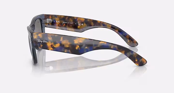 Ray-Ban Mega Wayfarer em vista lateral