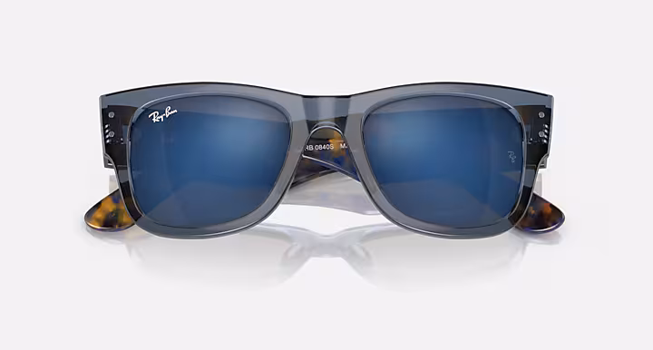 Ray-Ban Mega Wayfarer em vista diagonal